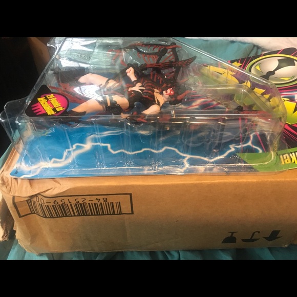 McFarlane Toys Variant 8 Widow Maker Figure, Spawn - Picture 5 of 10